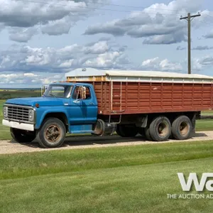 1977 FORD F750 TAG AXLE GRAIN TRUCK