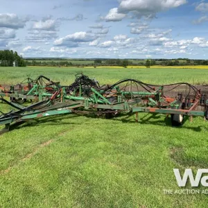 CCIL 203 30 FT. CULTIVATOR W/ NH3 KIT