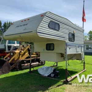 1995 FRONTIER C90S TRUCK CAMPER