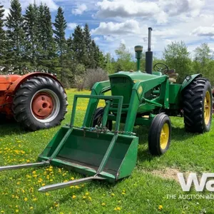 JOHN DEERE 3020 TRACTOR