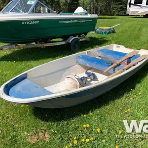 FIBREGLASS FISHING BOAT