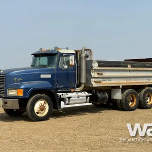 1996 MACK CL713 T/A DUMP TRUCK