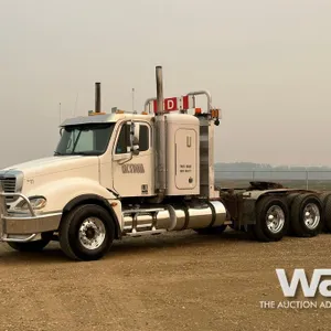 2003 FREIGHTLINER COLUMBIA 120 TRI DRIVE TRUCK