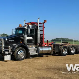 2006 KENWORTH T800B TRI DRIVE TRUCK TRACTOR
