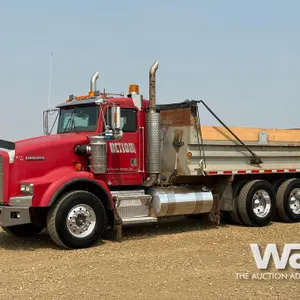 2001 KENWORTH T800 T/A DUMP TRUCK