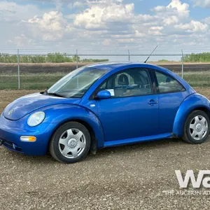 2001 VOLKSWAGEN NEW BEETLE 2 DOOR HATCH BACK CAR