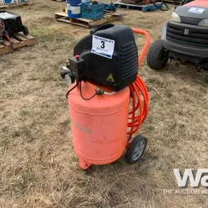 TERRATEK 12 GALLON AIR COMPRESSOR
