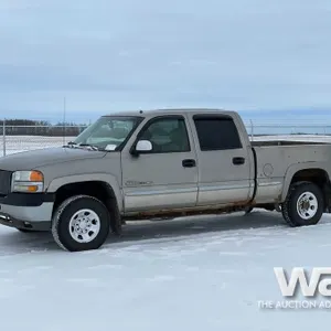 2002 GMC SIERRA 2500HD CREW CAB PICKUP
