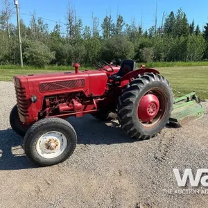 INTERNATIONAL B275 2WD TRACTOR