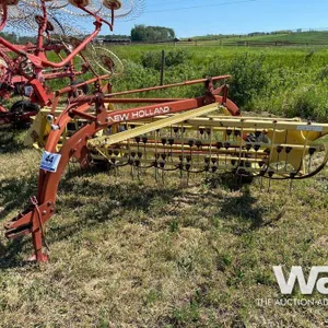 NEW HOLLAND 256 BAR RAKE
