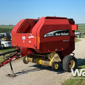 2005 NEW HOLLAND BR740 ROUND BALER
