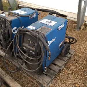 MILLER 252 WELDER