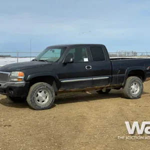 2003 GMC Sierra 1500 Extended Cab Pickup