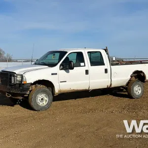 2003 Ford F350 XL Super Duty Crew Cab Pickup