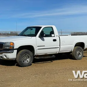 2003 GMC Sierra 2500 Single Cab Pickup