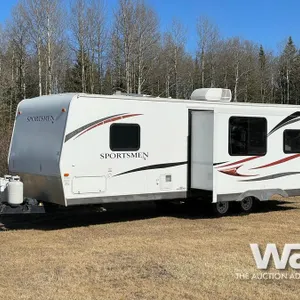 2014 SPORTSMAN 28. FT. T/A TRAVEL TRAILER