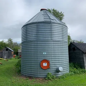 BEHLIN 2800 BUS. GRAIN BIN