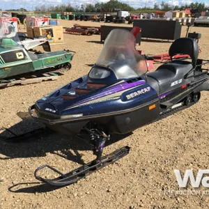 1999 BEAR CAT SNOWMOBILE