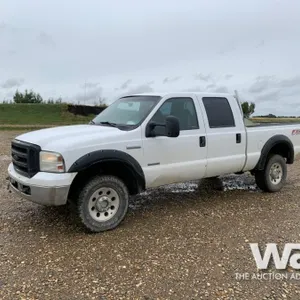 2005 FORD F-350 CREW CAB PICKUP