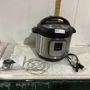 INSTANT POT PRESSURE COOKER