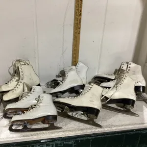 (5) PAIRS FIGURE SKATES