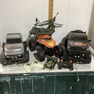 TOTE W/ RC VEHICLES