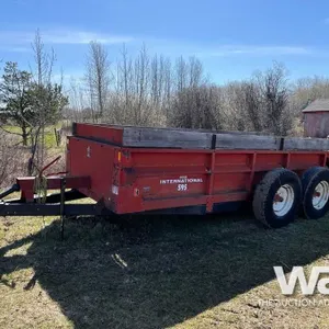 INTERNATIONAL 595 T/A MANURE SPREADER