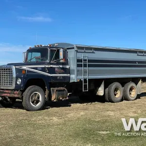 1977 FORD T884 T/A GRAIN TRUCK