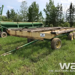 JOHN DEERE 770 BALE WAGON