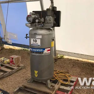 CAMPBELL HAUSFELD UPRIGHT AIR COMPRESSOR