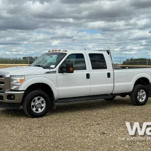 2015 FORD F350 XLT SUPER DUTY CREW CAB PICKUP