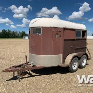 T/A HORSE TRAILER