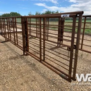 (2) FREESTANDING LIVESTOCK PANELS W/ GATES