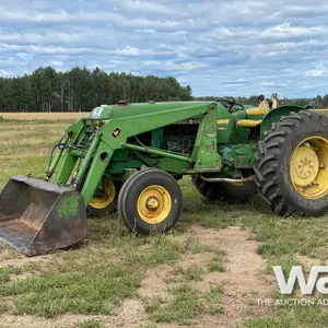 JOHN DEERE 1640 2WD TRACTOR