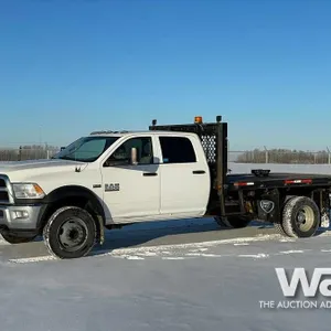 2016 DODGE RAM 5500HD CREW CAB FLATBED TRUCK
