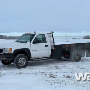 2004 GMC 3500 FLATBED TRUCK