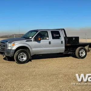 2011 FORD F350 XLT CREW CAB FLATBED TRUCK
