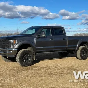 2019 FORD F-350 LARIAT CREW CAB PICKUP