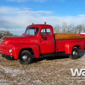 1952 IHC L-110 PICKUP