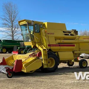 New Holland 1400 Combine