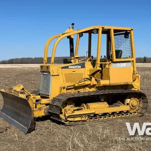 KOMATSU D31P-20 CRAWLER DOZER