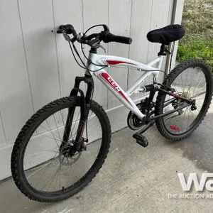 CCM 7 SPEED BIKE