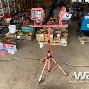 DUAL HEAD TRIPOD WORK LIGHTS