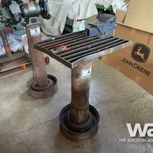 VISE W/ STAND