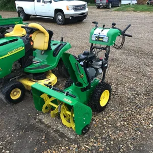 JOHN DEERE 827E SNOWBLOWER