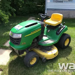 2003 JOHN DEERE L110 LAWN TRACTOR