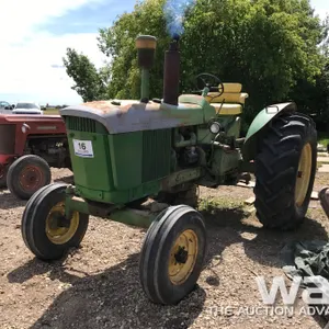 JOHN DEERE 3010 TRACTOR