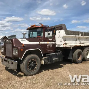 MACK R600 T/A GRAVEL TRUCK