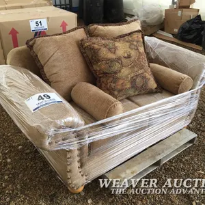 TRADITIONAL LOVESEAT