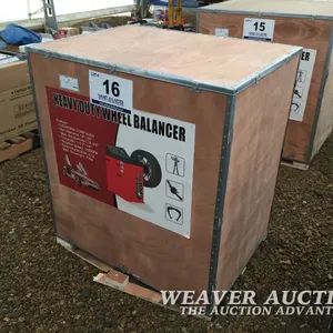 HEAVY DUTY WHEEL BALANCER